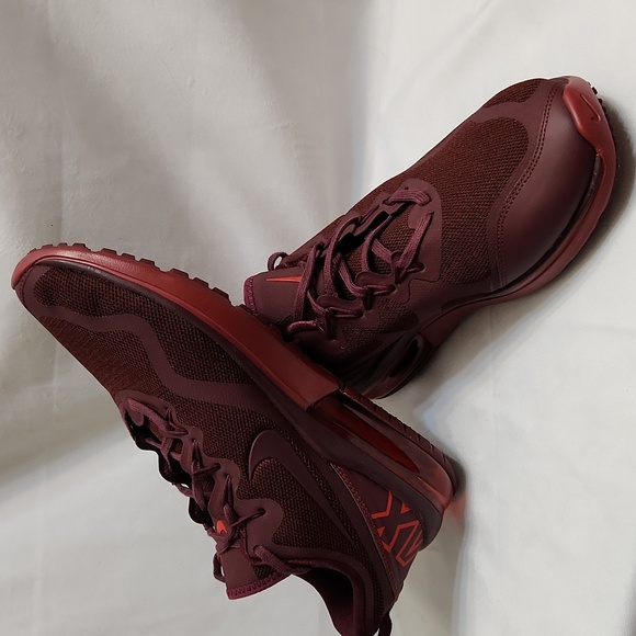 Nike Air Max Fury Burgundy Running Sneakers (M Size 9) - Picture 2 of 11